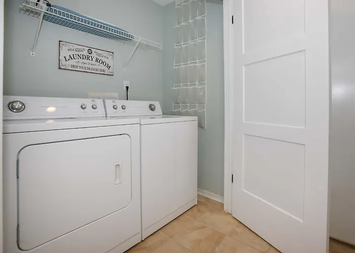 Sea Oats Beachfront Condo: Renovated 2br With Pools And Pier Access Gulf Shores