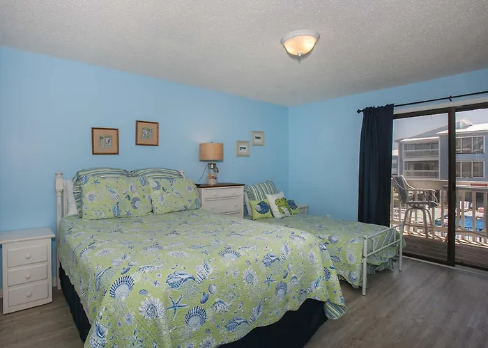 Holiday home Sea Oats Beachfront Condo: Renovated 2br With Pools And Pier Access Gulf Shores