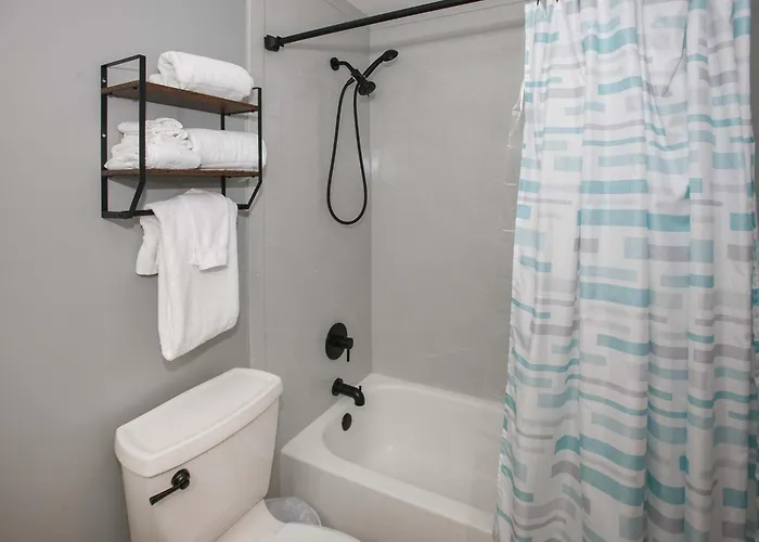 Holiday home Sea Oats Beachfront Condo: Renovated 2br With Pools And Pier Access