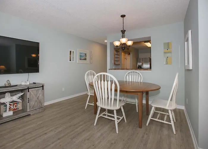 Sea Oats Beachfront Condo: Renovated 2br With Pools And Pier Access Gulf Shores
