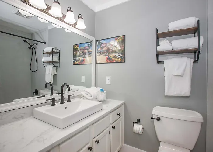 Sea Oats Beachfront Condo: Renovated 2br With Pools And Pier Access Holiday home