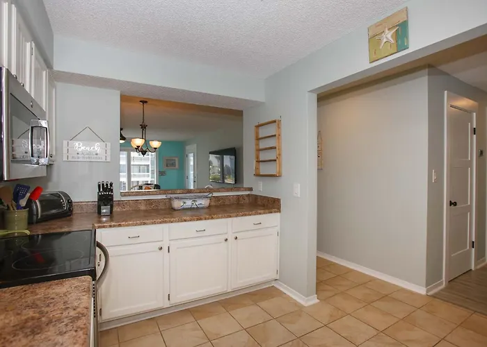 Holiday home Sea Oats Beachfront Condo: Renovated 2br With Pools And Pier Access *