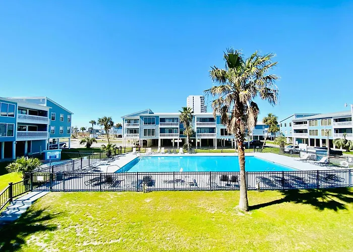 Holiday home Sea Oats Beachfront Condo: Renovated 2br With Pools And Pier Access *