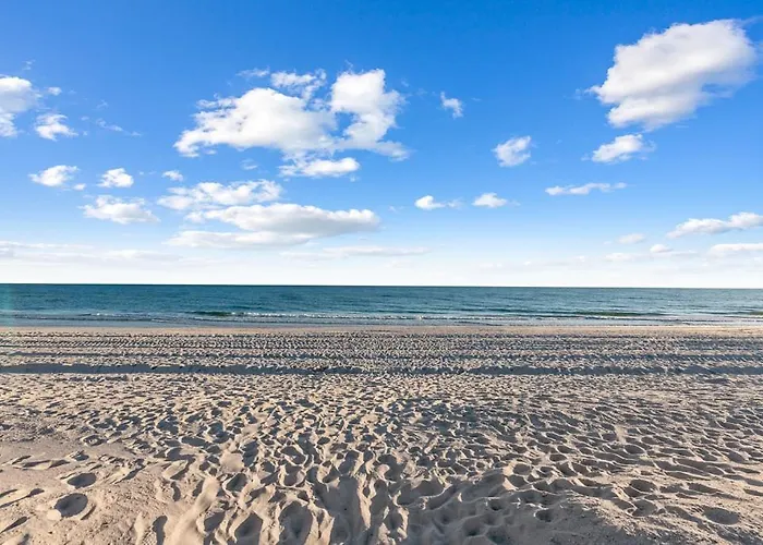 Sea Oats Beachfront Condo: Renovated 2br With Pools And Pier Access Gulf Shores