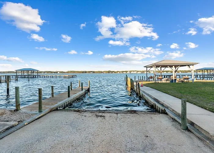 Sea Oats Beachfront Condo: Renovated 2br With Pools And Pier Access Holiday home Gulf Shores