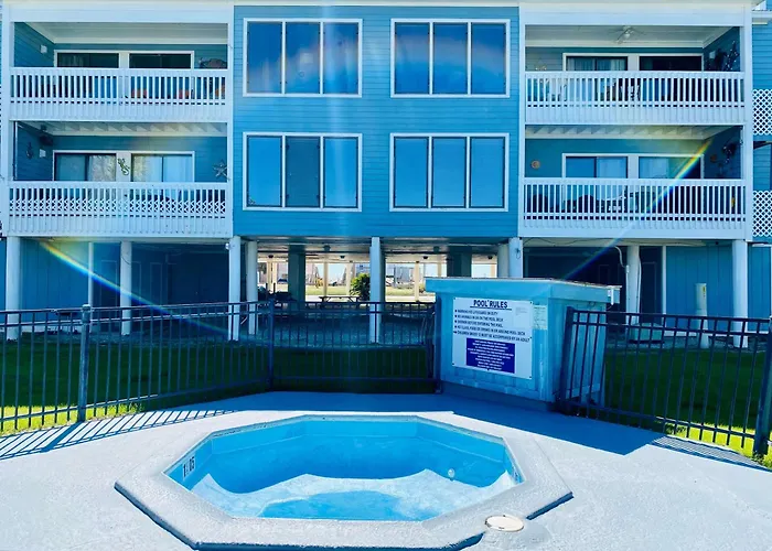 Sea Oats Beachfront Condo: Renovated 2br With Pools And Pier Access Holiday home *