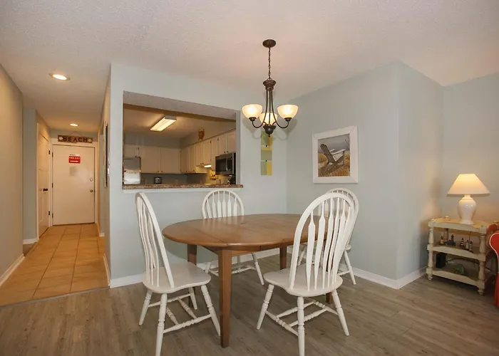 Holiday home Sea Oats Beachfront Condo: Renovated 2br With Pools And Pier Access