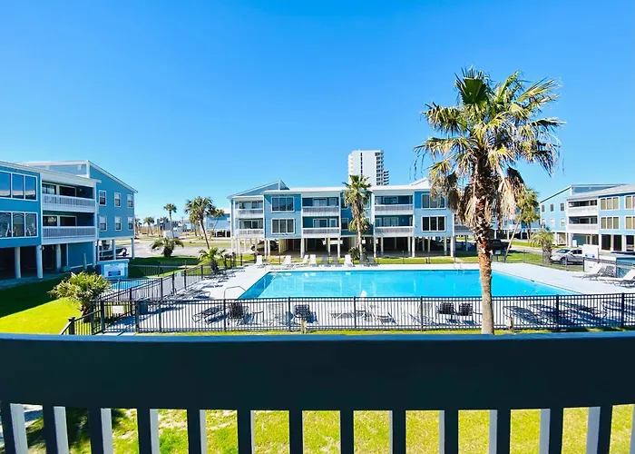 Holiday home Sea Oats Beachfront Condo: Renovated 2br With Pools And Pier Access *