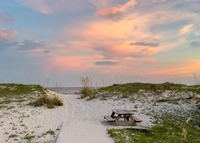 Sea Oats Beachfront Condo: Renovated 2br With Pools And Pier Access Holiday home *