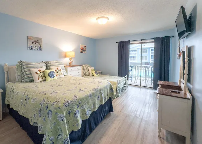 Holiday home Sea Oats Beachfront Condo: Renovated 2br With Pools And Pier Access Gulf Shores